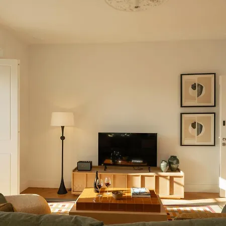 Ando Living - Fanqueiros House